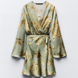 Fitted satin effect Pareo dress